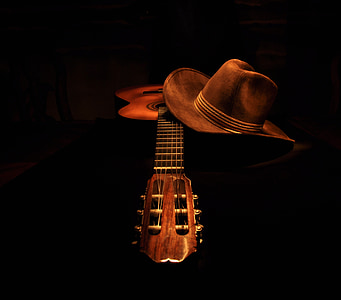 gitara, Klasikinė, kaubojaus skrybėlę, šviesos tapyba, tamsus, muzika, muzikos instrumentas