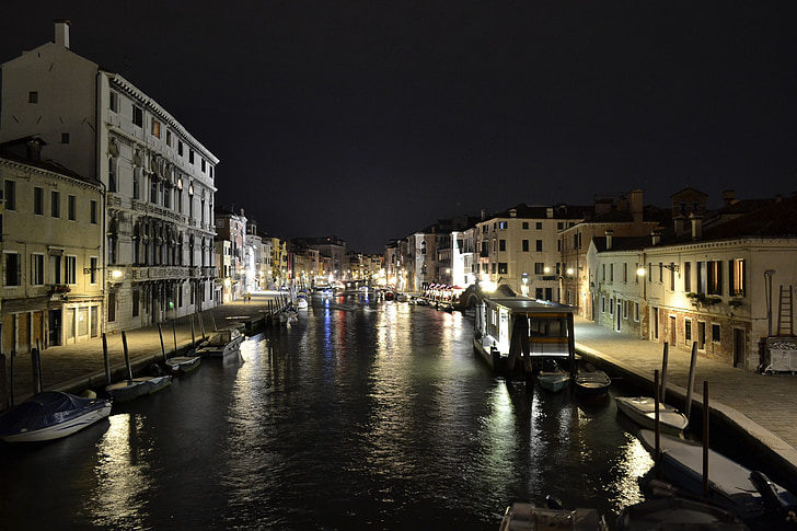 Veneţia, noapte, clădiri, arhitectura, canal, apa, barci