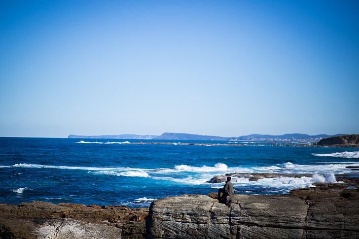 vīrietis, sēde, klints, veidojumi, apskate, zila, jūra
