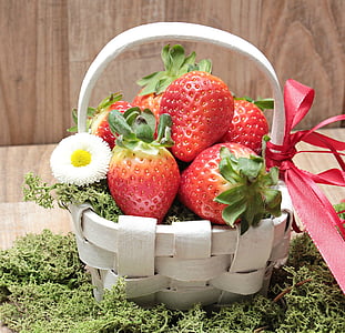 Erdbeeren, Korb, Moos, Blüte, Bloom, Frühling, Grün