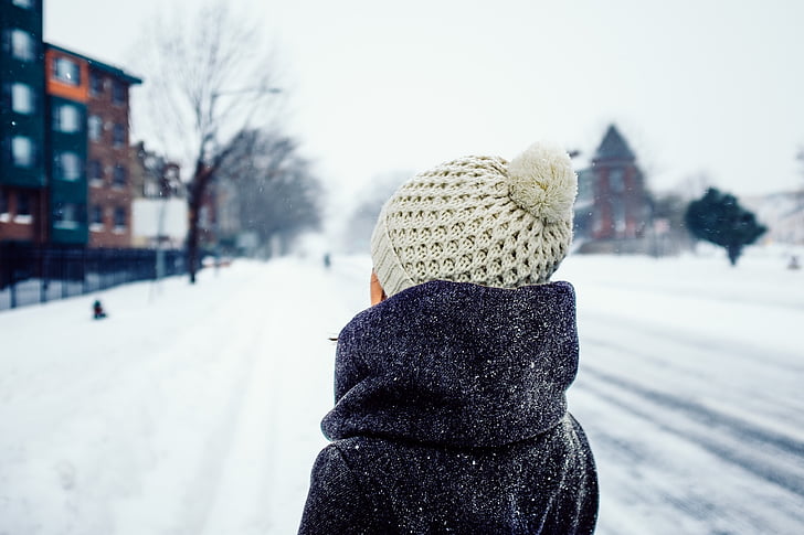 street scene, snow, winter clothes, bobble hat, street, winter, scene
