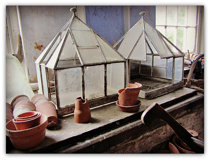 potting shed, cloche, jardin
