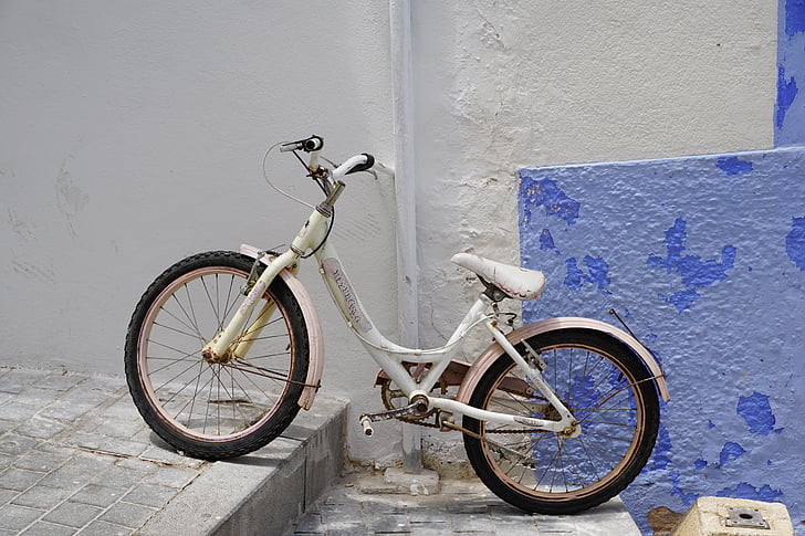 bicicleta, unitat, paret, blanc
