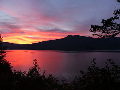 слънцето изгрява, canim езеро, Британска Колумбия, Канада, вода, езеро, червен