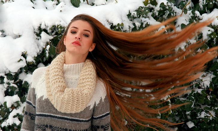Dziewczyna, długie włosy, Blondynka, zimowe, śnieg, piękno, uwodzicielski
