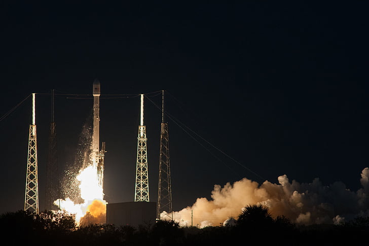 lancement de fusée, nuit, compte à rebours, SpaceX, Lift-off, lancement, flammes
