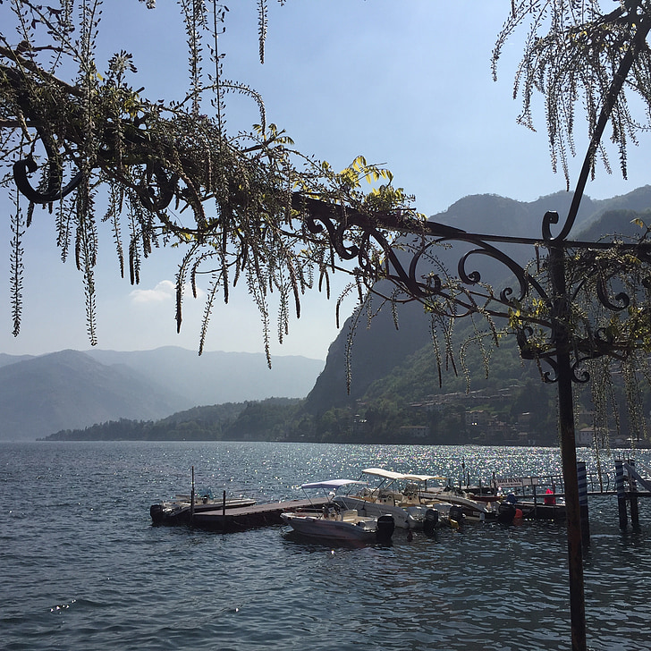 Komo ezers, Lombardija, aprīlis