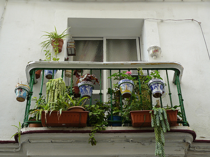 Balkon, Außendekoration, Blumenampel, Dekoration, Urlaub, Unterkunft, Süden