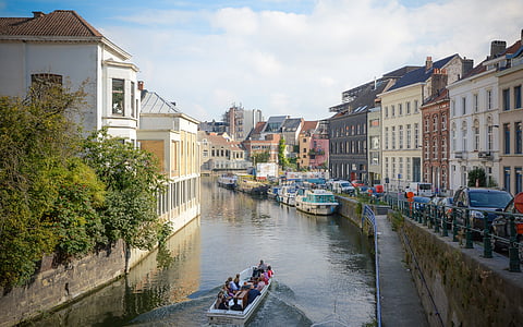 Гент, Бельгия, Река, город, канал, люди, Морские судна