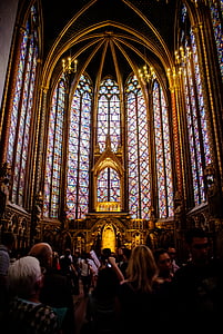Sainte-chapelle, Paríž, kostol, vitráže okien, interiér, oltár