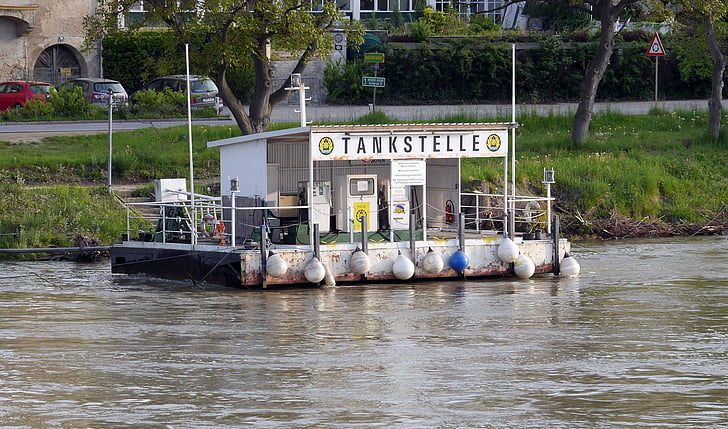 Danube, station de navire, Wachau, Autriche, diesel, diesel marin, bateaux à moteur