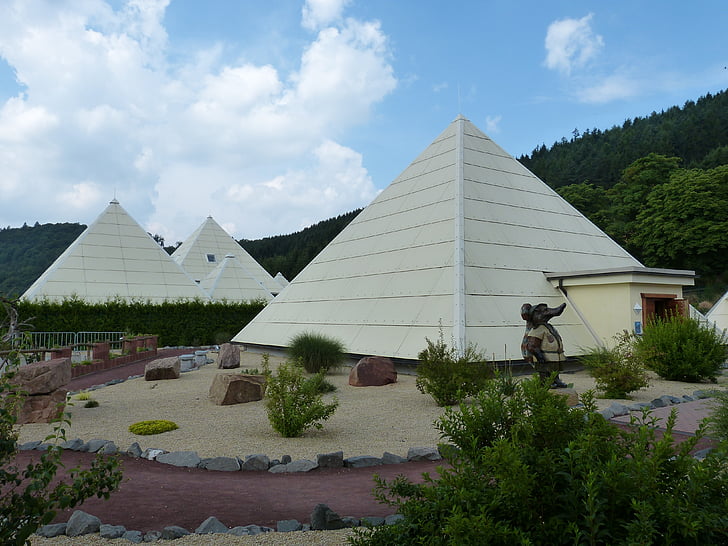 piramida, oblaki, piramide, trikotnik, Sauerland, arhitektura, Park