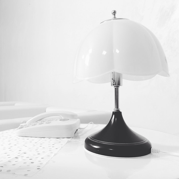 galda lampa, skaists, mēbeles, tālrunis
