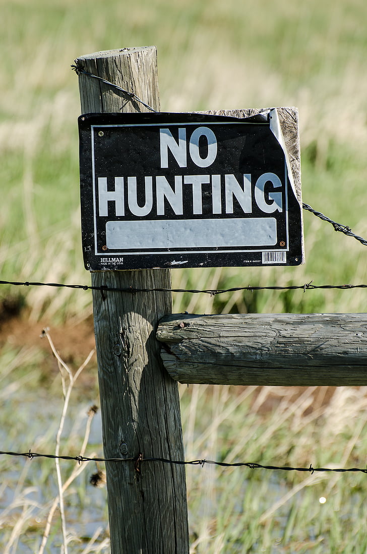 no hunting sign, no hunting, fence, wire, barbed wire, signage, posted