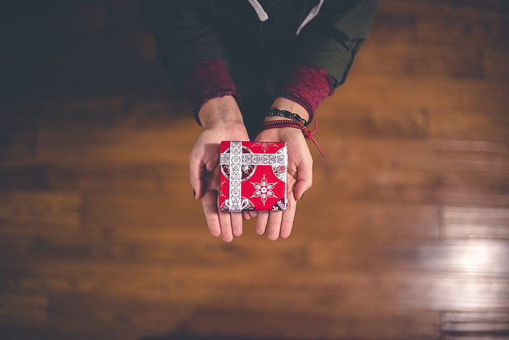 red, white, gift, box, christmas, christmas present, present arms