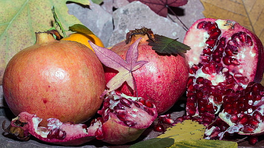 zátišie, ovocie, Granátové jablko, listy