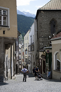 Halle w Tyrolu, Architektura, budynki, średniowieczny, Ulica, Langer graben, strome wzgórze