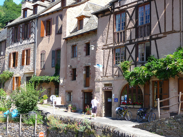 village, conques, medieval, france