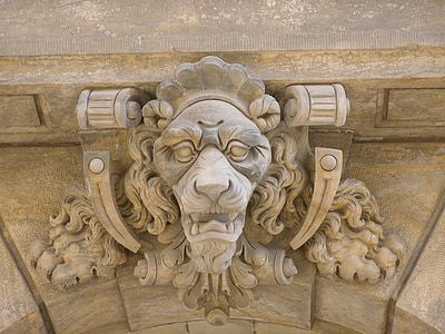 lion head, keystone, archway, castle