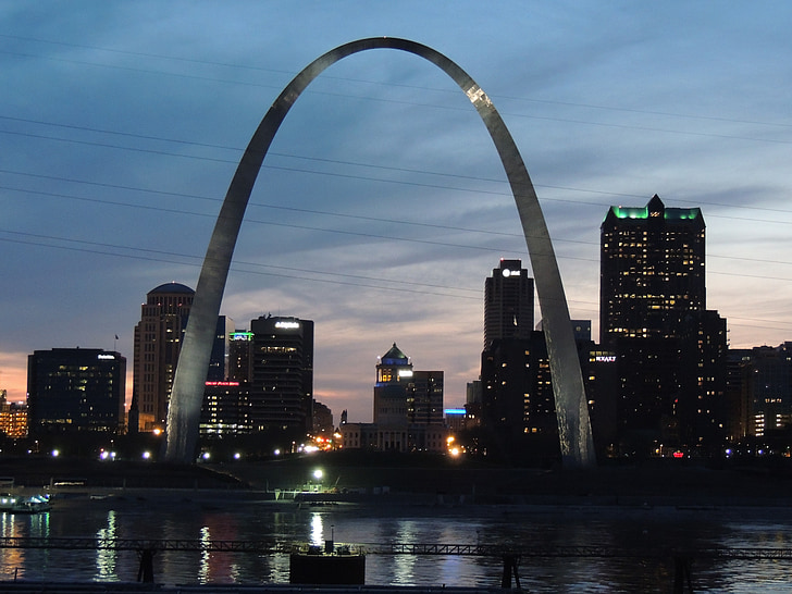 St louis, St. Louis arch, Illinois, Illinois-Seite des Flusses, Mississippi, Mississippi river, Stadt
