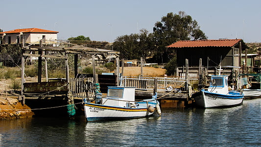 fiskebåt, fiske shelter, pittoreska, Potamos liopetri, Cypern
