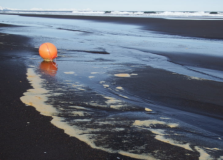 Océano, Playa, ola, espuma de, un globo, naranja, arena