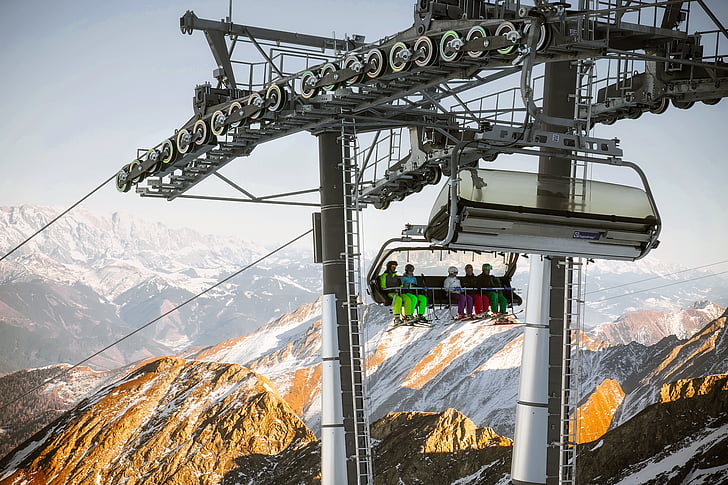 Kaprun, Austria, Wyciąg narciarski, jazda na nartach, wakacje, wakacje, zimowe