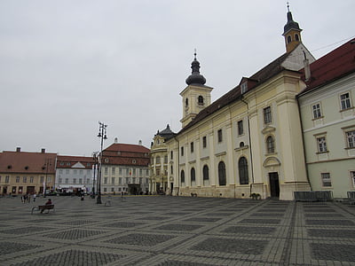 Sibiu, Transilvānijā, Rumānija, ēkas, Vecrīgā, baznīca, arhitektūra