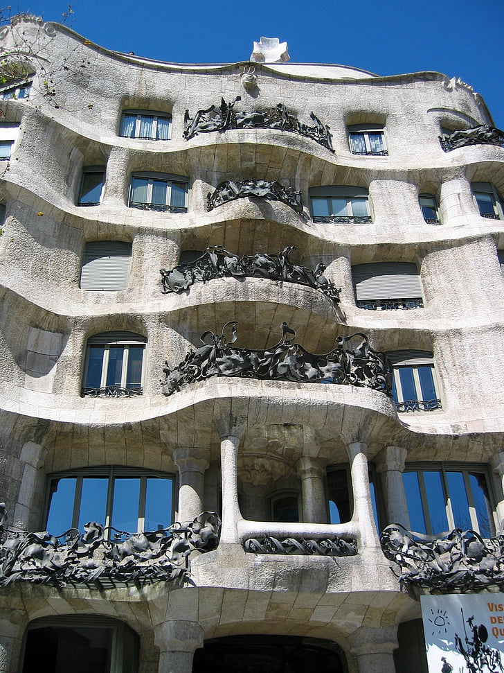 Barcelona, Antoni Gaudín, Espanja, Mielenkiintoiset kohteet:, rakennus, arkkitehtuuri, rakennettu rakenne