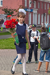 esimese klassi õpilane, lilled, lapselaps