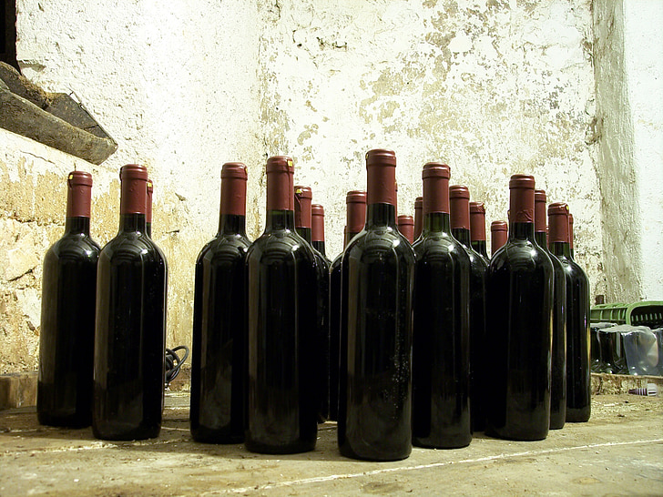 μπουκάλι, κελί, κελάρι, μπουκάλια, κρασί, φιάλες κρασιού, κόκκινο κρασί