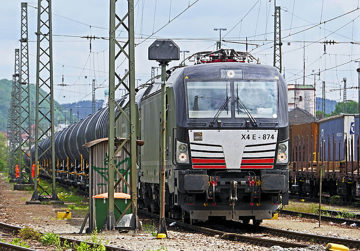 treno merci, Stazione di smistamento, Passau, locomotive elettriche, doppia trazione, locomotiva elettrica, carri cisterna