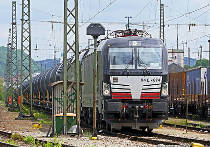 tehervonat, pályaudvaron, Passau, villamos mozdonyok, dupla vontatási, villamos mozdony, tartálykocsik