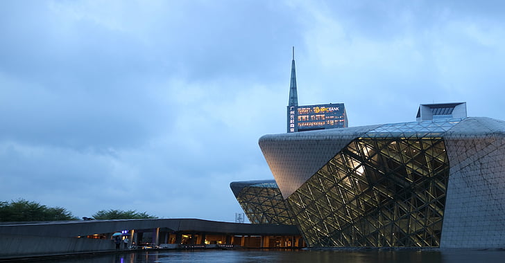 Zaha hadid, Opéra de Guangzhou, architecture moderne, le paysage
