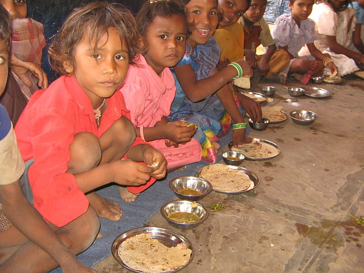 akshaya patra rajasthan, keskpäevased sööki Rajasthan, detsentraliseeritud köök, väikelaste, Laste, toidu, koolilastele
