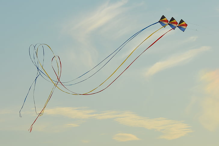 Vind kite, blå himmel, luft, skyer