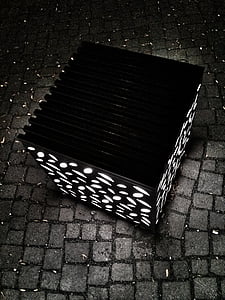 lichtspiel, kubus, hitam dan putih, Coburg, Albertplatz, malam