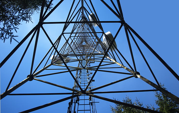 Mobilfunkmast, mobiler mast, Mikrowelle-Turm, Antenne