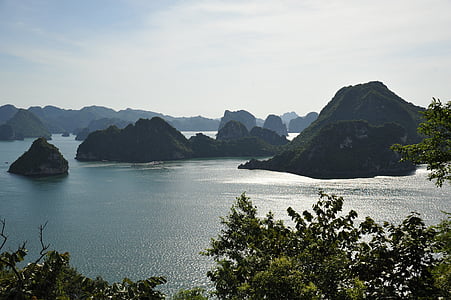 Ha long-, Bay, Vietnam
