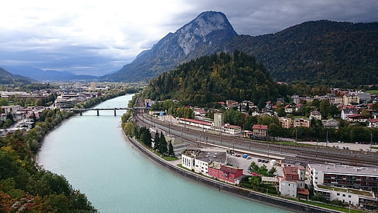 Kufstein, Řeka Inn, Rakousko, Panoráma města, řeka, Architektura, Evropa