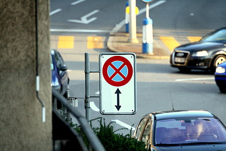 geen parkeergelegenheid, stoppen, Zurich, weg, verkeer, verkeersbord, auto