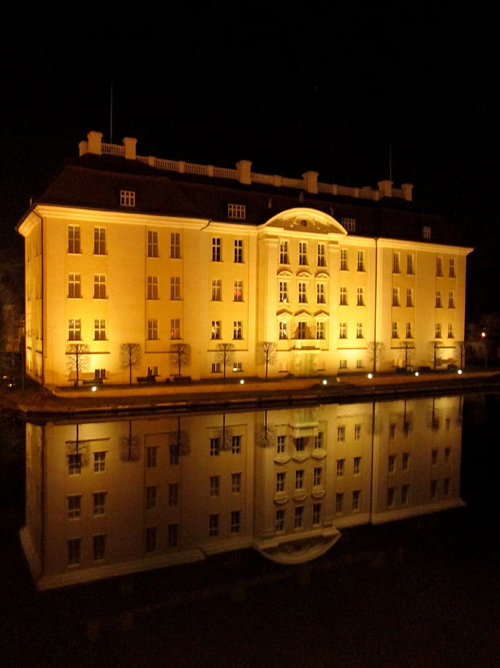 castle, köpenick, golden yellow, water reflection