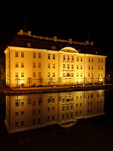 Castle, Köpenick, kuning keemasan, air refleksi