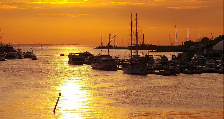 Puerto, barcos, puesta de sol, al atardecer, reflexión, cielo, colorido