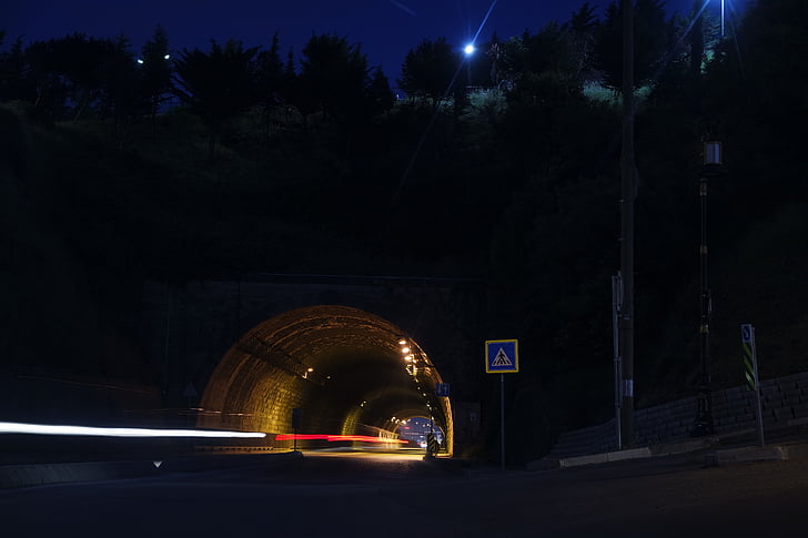 fosc, llums, llarga exposició, nit, carretera, carrer, túnel