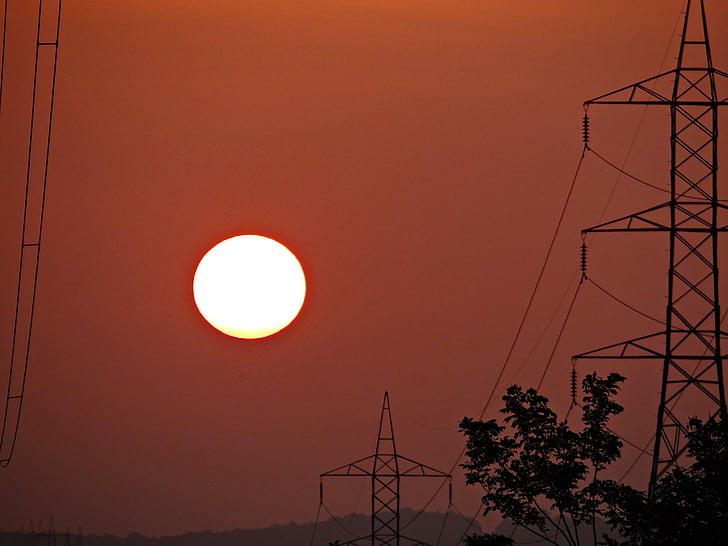 Saulėlydis, elektros stulpas, elektrinės bokštas, Ukmerges rajonas, Karnataka, Indija