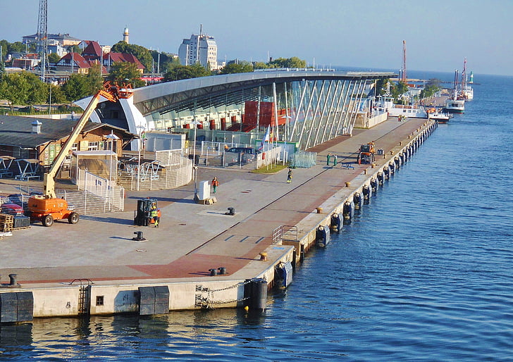 Warnemünde, hamn, kreuzfahrerkai, Aida, turism, Östersjön
