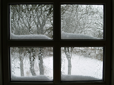 langas, sniego, ažūriniai langai, žiemą