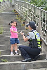 dječje, Ženski policija, policajke, stepenice, mira, škare, stijena