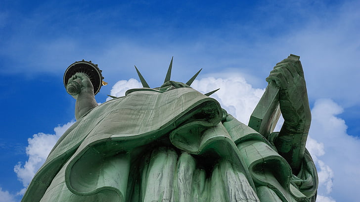 Statua wolności, chmury, Liberty enlightening world, Latarka, płomień, podniesiony, Korona